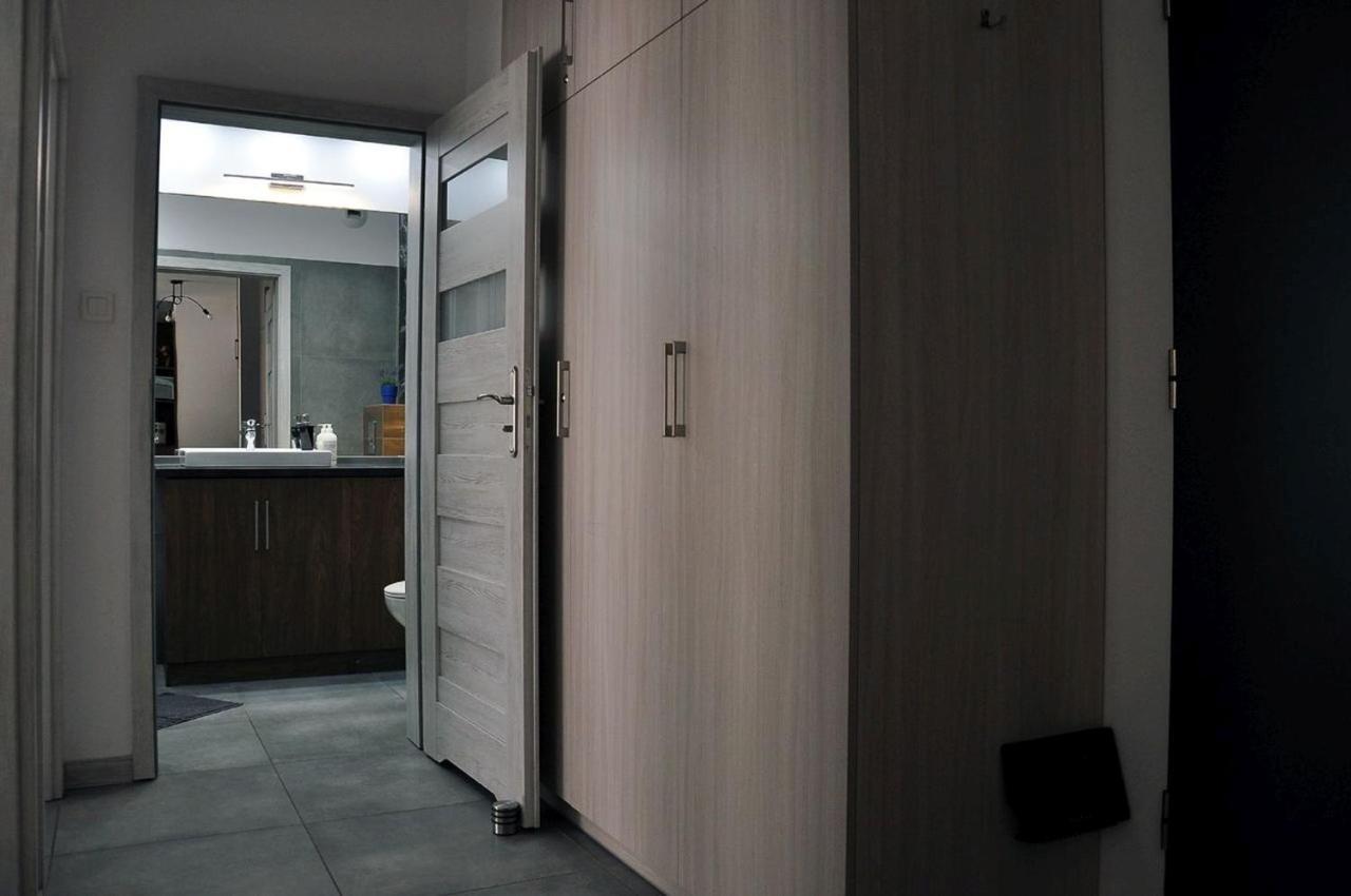 Q Apart Gold-Trzy Pokoje, Manufaktura, Klimatyzacja I Garaz Gratis, Tv Max, Fv, Gwarancja Zadowolenia Łódź Exterior foto